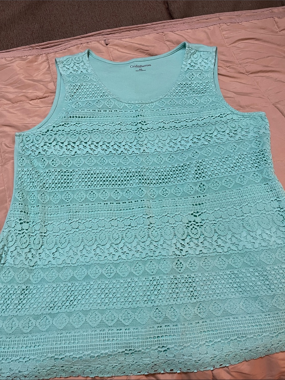 2– Women’s Tank Tops—Size XL